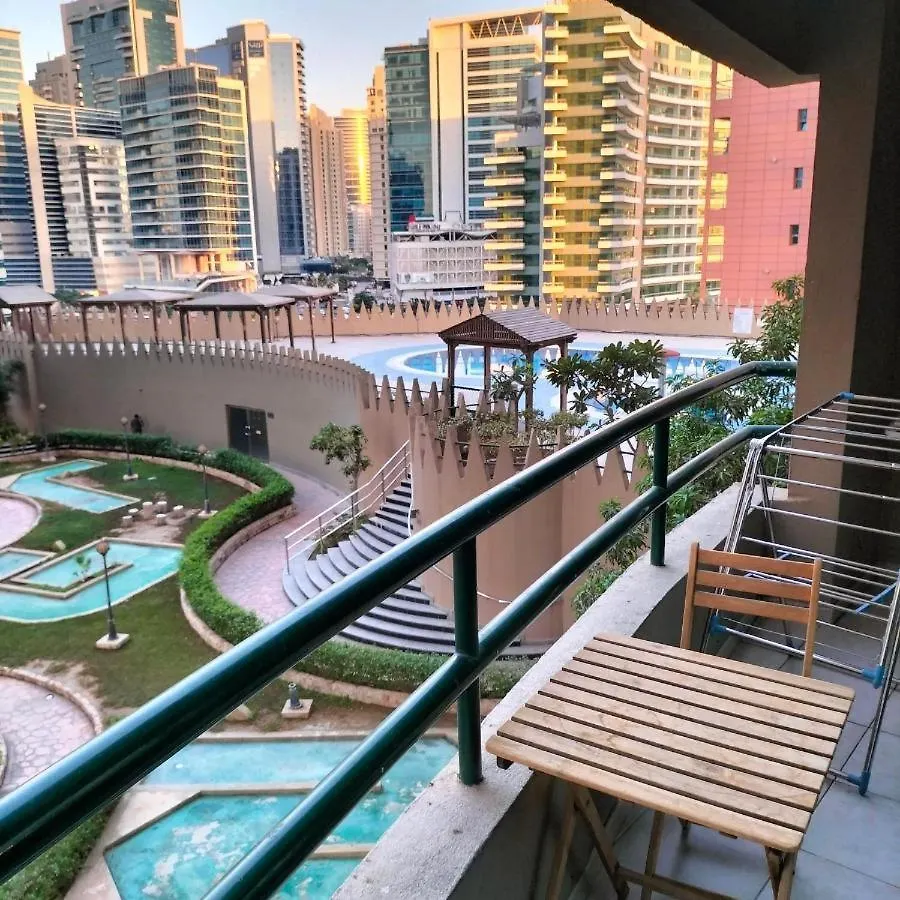 Cozy Partition Room For Travelers In Tecom Dubaï
