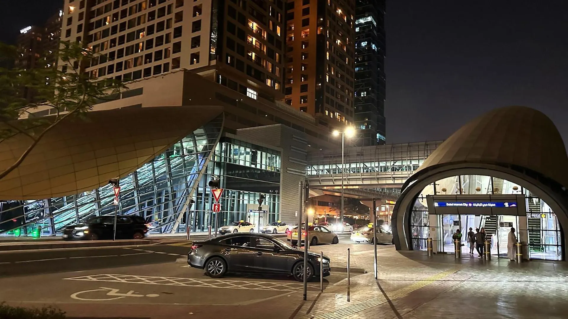 Cozy Partition Room For Travelers In Tecom Dubaï
