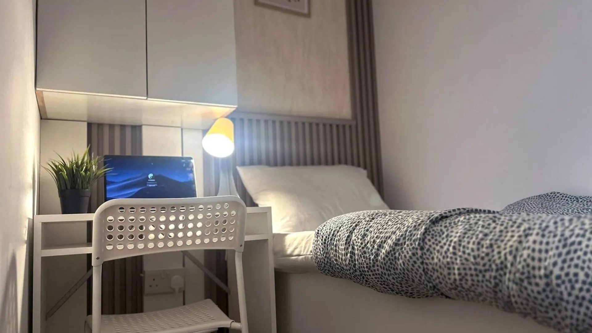 Cozy Partition Room For Travelers In Tecom Dubaï