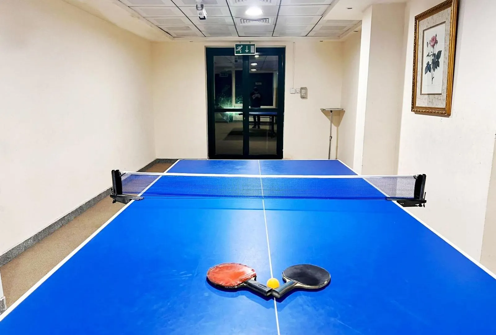 ホームステイ Cozy Partition Room For Travelers In Tecom ドバイ