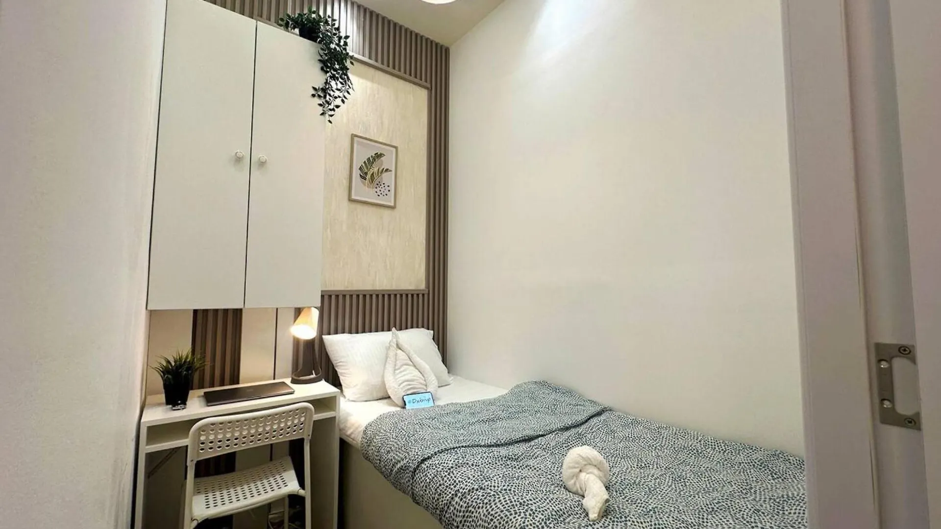 בית אירוח דובאי Cozy Partition Room For Travelers In Tecom איחוד האמירויות הערביות