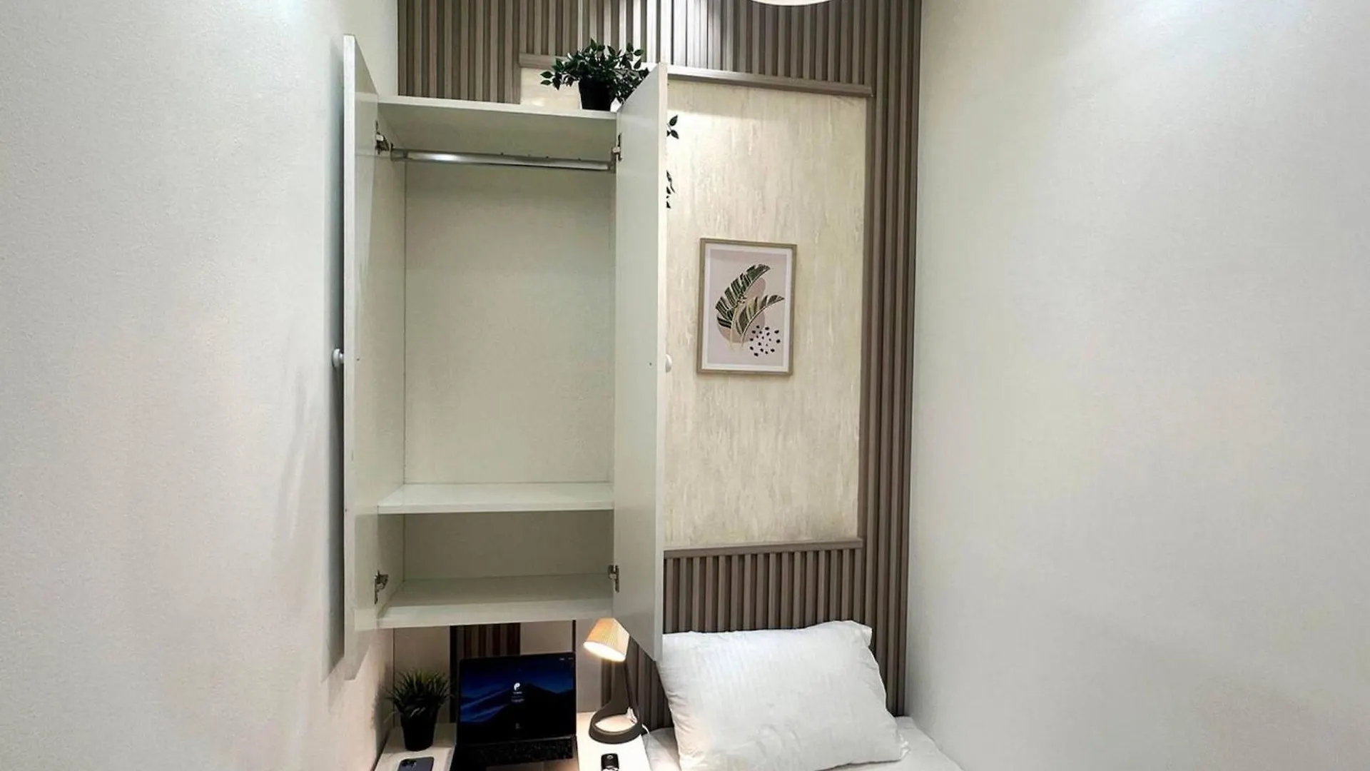 ホームステイ Cozy Partition Room For Travelers In Tecom ドバイ